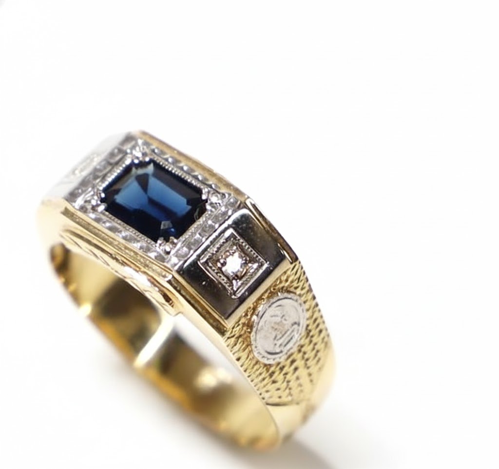 ANEL DE FORMATURA 18K COM PEDRAS NATURAIS